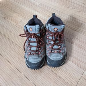 Merrell Women's Hiking Boots (Size 5)
